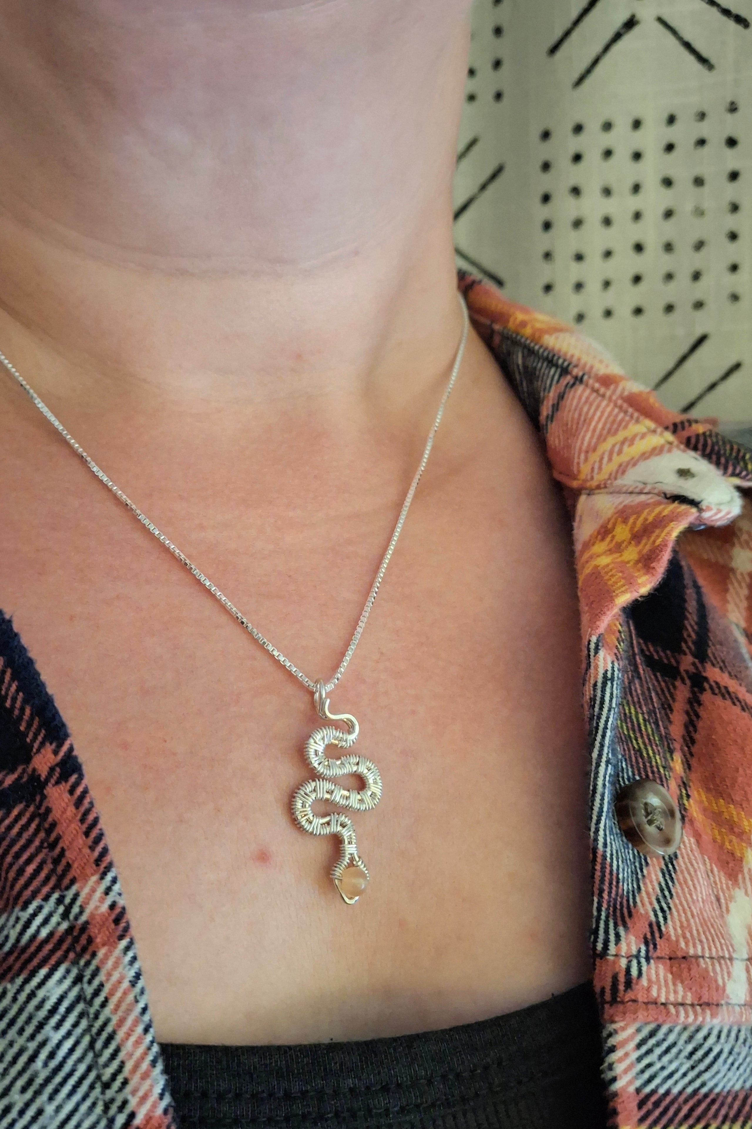 Snake pendant necklace gold online